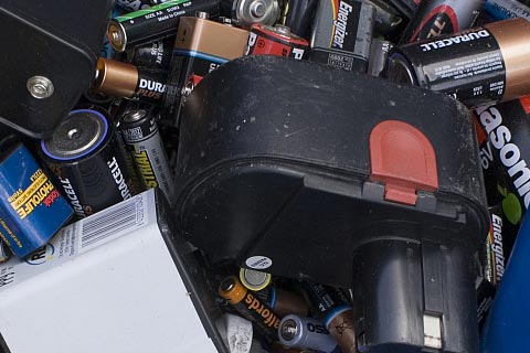 汽车旧电瓶回收价_电池回收后怎么利用_电池哪里可以回收